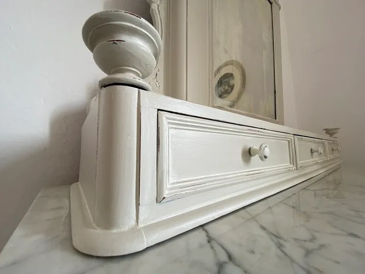 Il comò della casa del Sole — dettaglio 4