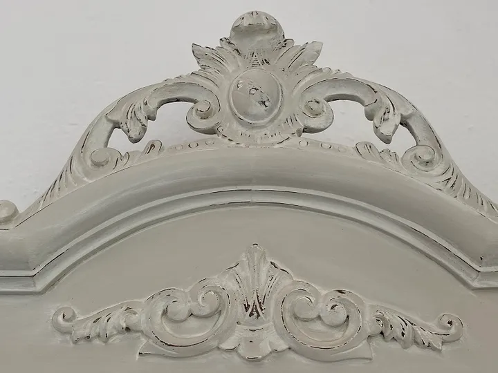 Il comò della casa del Sole — dettaglio 1