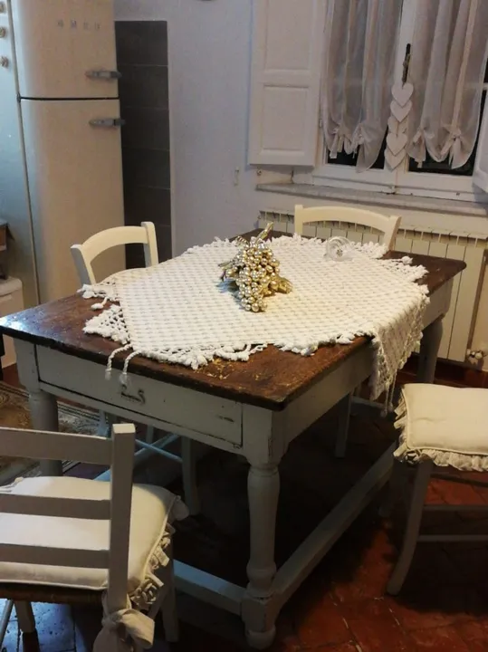 Tavolo Casa del Sole — dettaglio 1