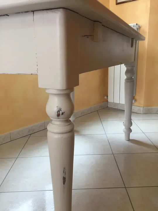 Piccolo tavolo in studio commerciale — dettaglio 3