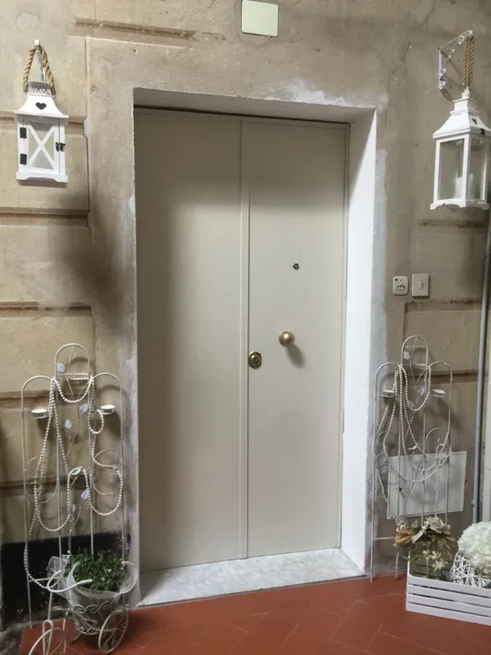 Porte Casa di Silvia — dettaglio 8
