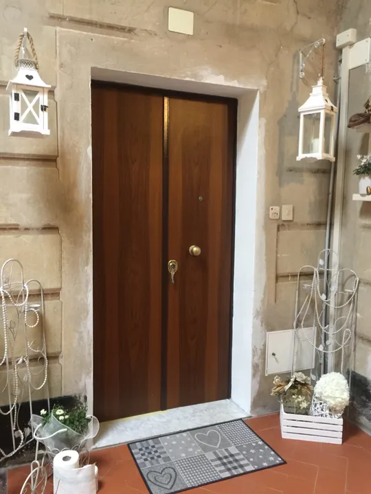 Porte Casa di Silvia — dettaglio 9