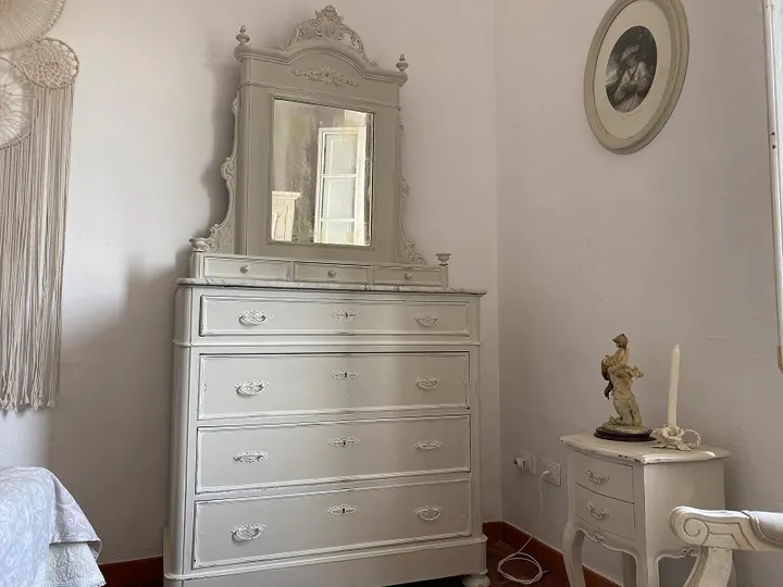 Il comò della casa del Sole — dettaglio 2